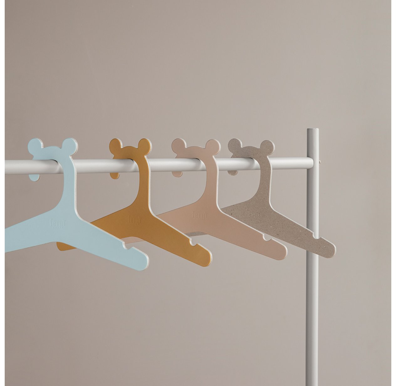 Lot De 5 Cintres Enfant Naturel Ferm Living Pour Chambre Enfant Les Enfants Du Design