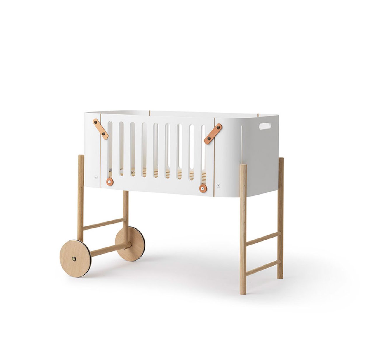 Berceau Cododo évolutif Wood - Blanc/Chêne Oliver Furniture pour chambre  enfant - Les Enfants du Design