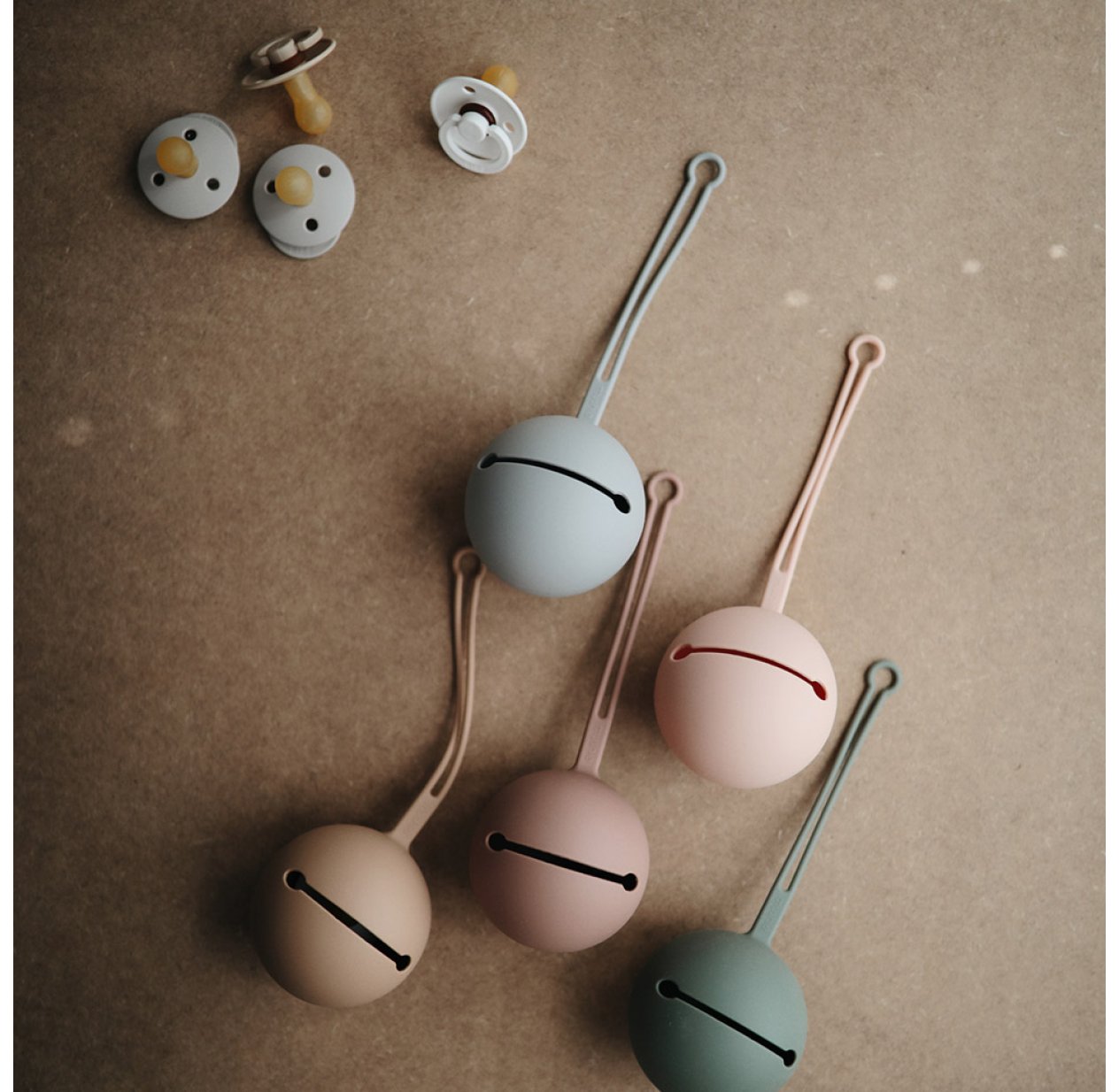 Boite A Tetine En Silicone Terracotta Mushie Pour Chambre Enfant Les Enfants Du Design