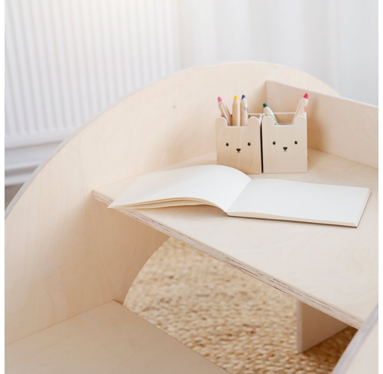 Bureau Bibliothèque Montessori KUMPU - Bouleau Fitwood pour chambre enfant  - Les Enfants du Design