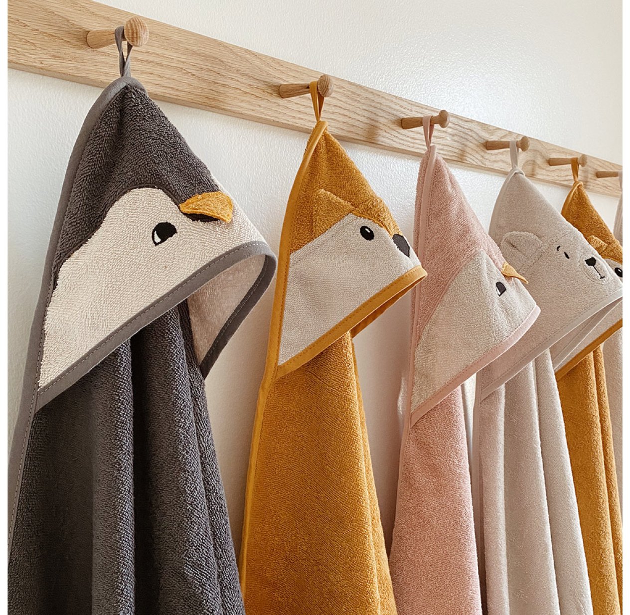 Cape De Bain Bebe Renard Albert Liewood Pour Chambre Enfant Les Enfants Du Design Cape De Bain Bebe Renard Albert Liewood Pour Chambre Enfant Les Enfants Du Design