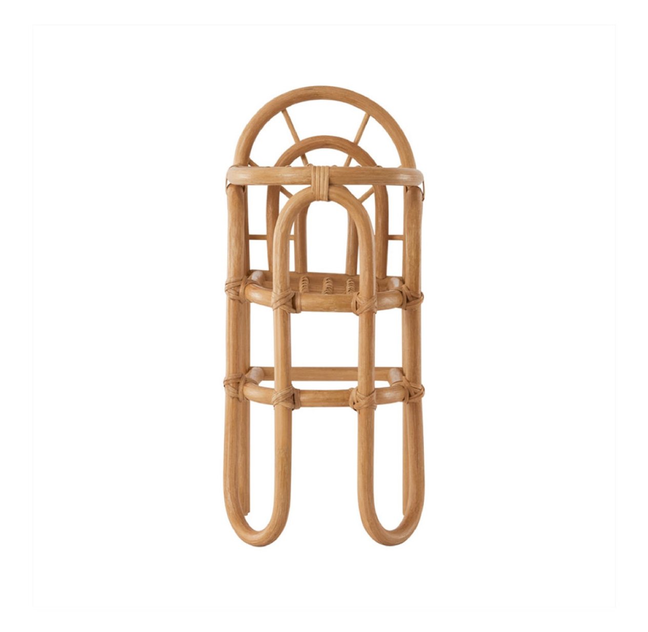 Chaise haute en rotin pour poupée Raya - Pomme de Pin Minikane pour chambre  enfant - Les Enfants du Design
