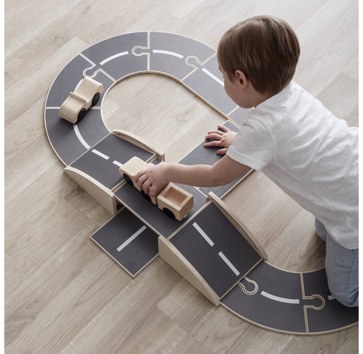 Circuit de voitures en bois Kid's Concept pour chambre enfant - Les Enfants  du Design