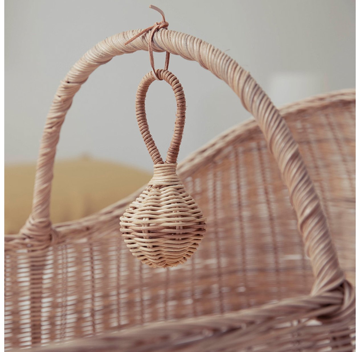 Hochet rotin Clearance