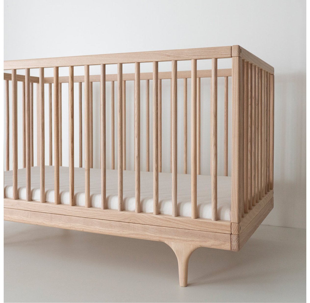 Lit Bebe Evolutif Caravan Frene Kalon Studios Pour Chambre Enfant Les Enfants Du Design