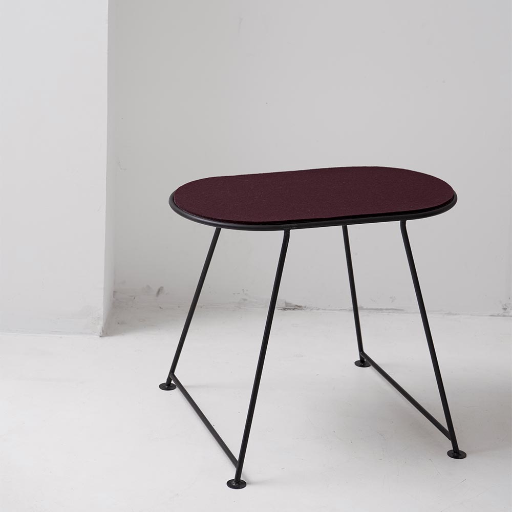 Table Capsule en feutre - Bordeaux - Nathalie Rives A lifestyle
