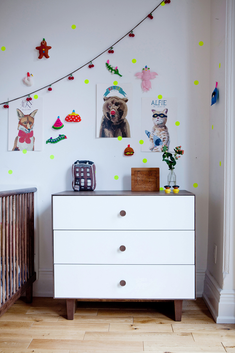 Commode Merlin Rhea 3 tiroirs - Blanc/Noyer - Oeuf NYC