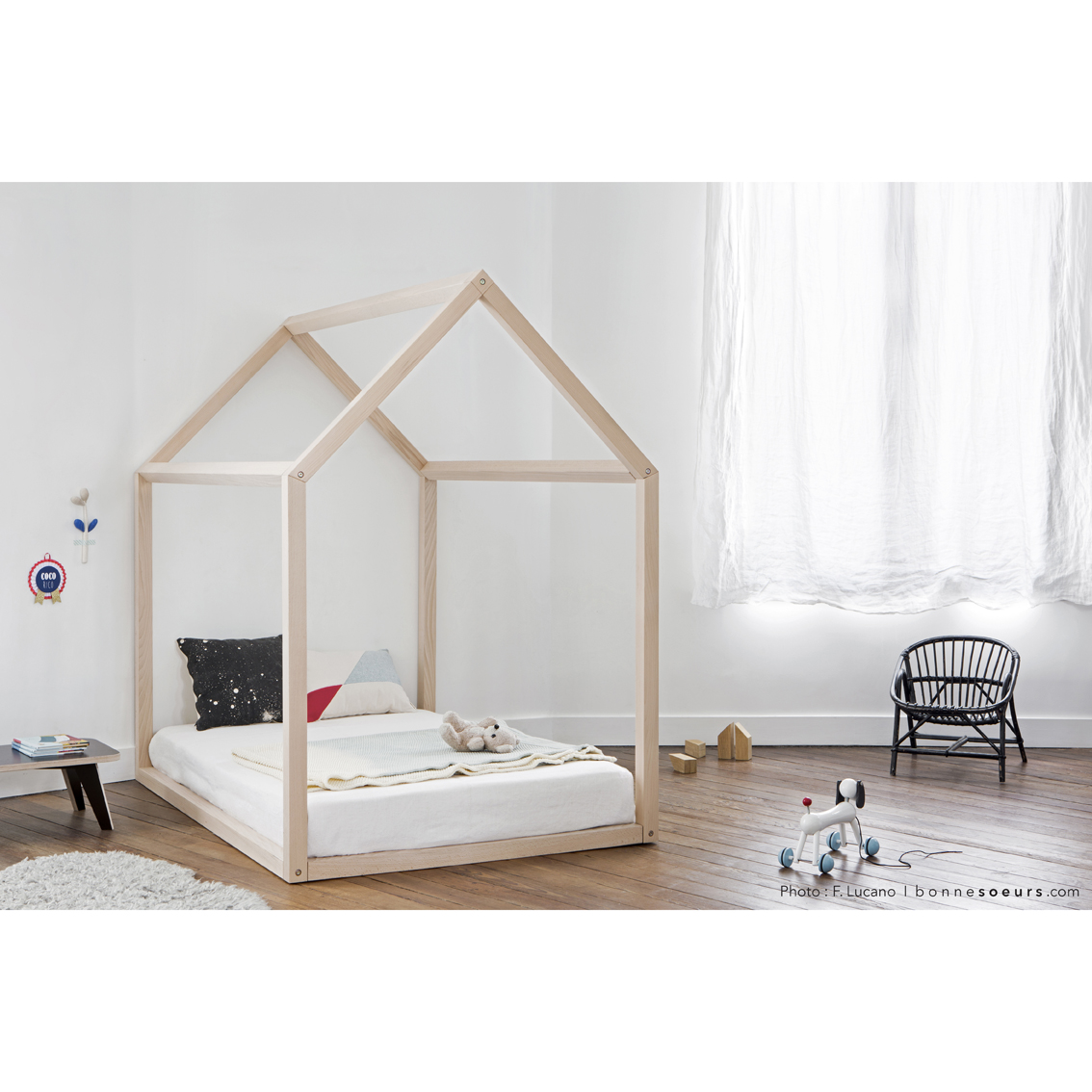 lit bebe maison