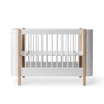 Lit bébé évolutif Mini+ Wood sans kit de conversion - Blanc/Chêne Oliver Furniture
