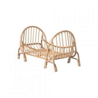 Lit de poupée Kuku en rotin Ferm Living