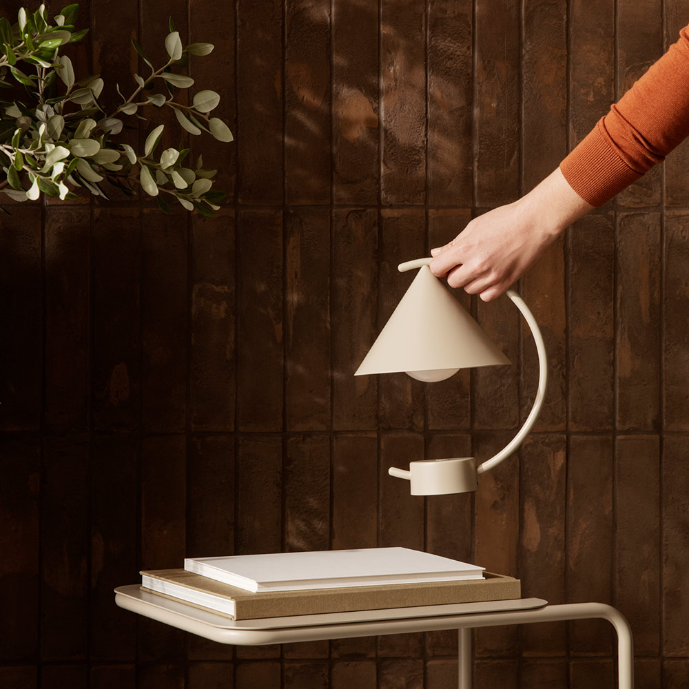 Lampe à poser Meridian - Cachemire Ferm Living