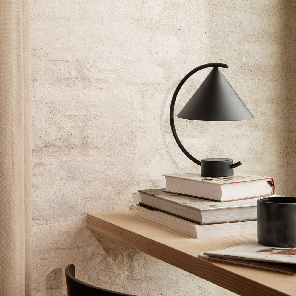 Lampe à poser Meridian - Noir Ferm Living