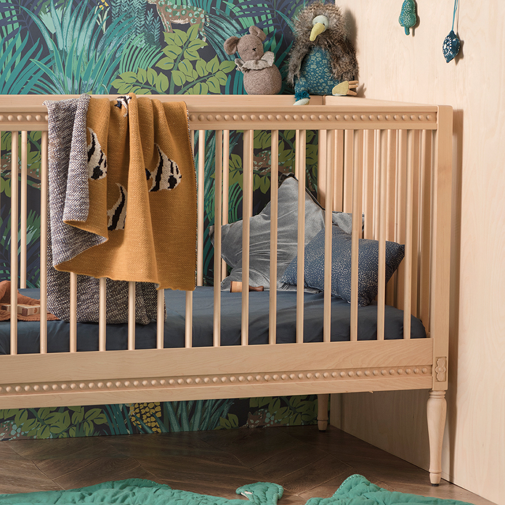 Lit bébé évolutif et son matelas - Bouleau - Gustavienne