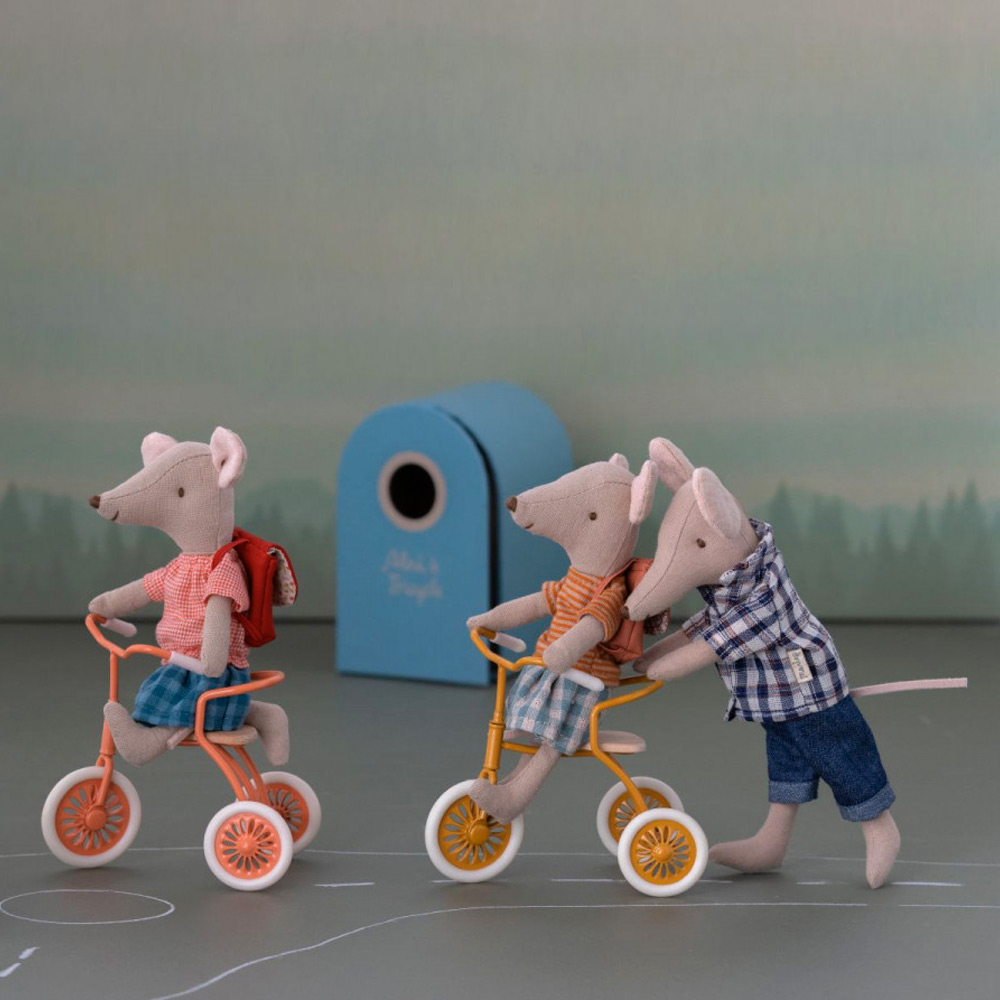Souris Cycliste Grande Soeur et son cartable - Rose Maileg