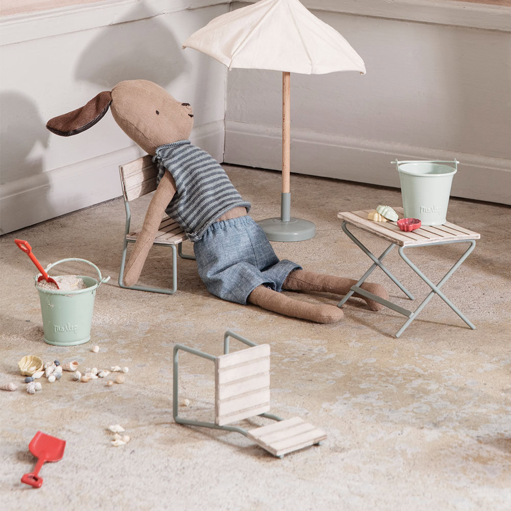 Table de jardin, chaise et banc miniature Maileg
